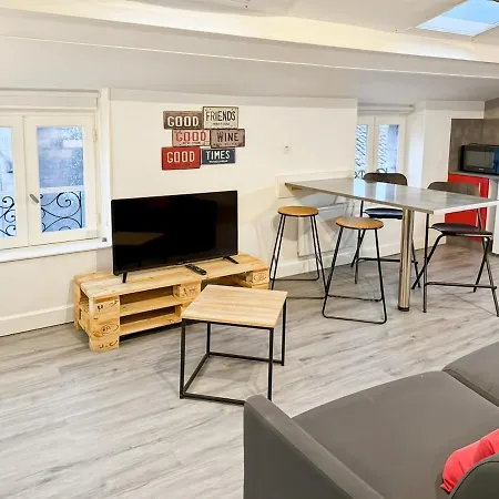Cosy Coeur D'aurillac, 2 Lits, Wifi Апартаменты *